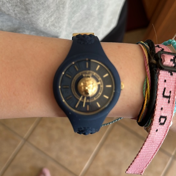 Versus Versace Unisex Watch with Case - Picture 5 of 6